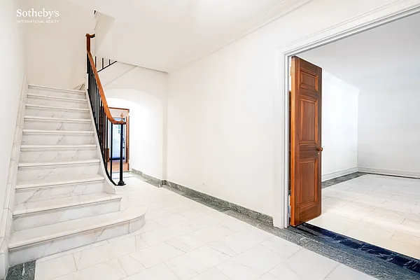 Sold by Sotheby's International Realty | media 21