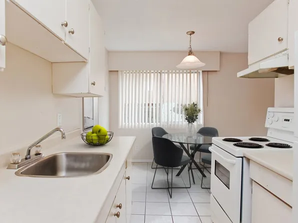 Sherbrooke Manor Apartments, 329 Sherbrooke St, New Westminster, BC V3L 3M5