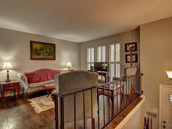 4th image of 2613 Tekoa St