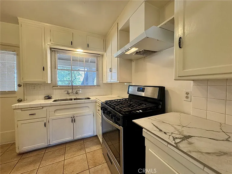 396 S Pasadena Ave #D — Photo 4