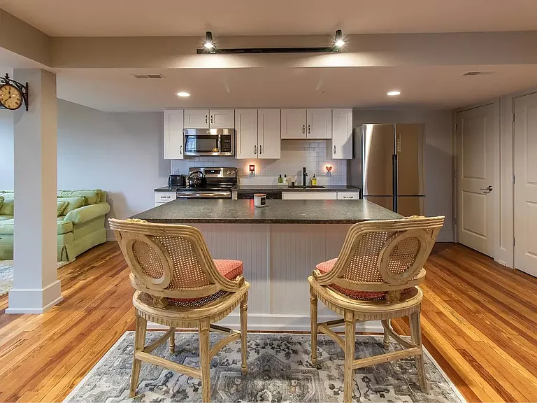 1741 Frankfort Ave #102 — Photo 4