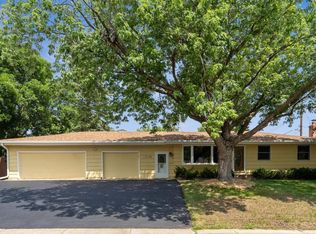 3216 W 87th St, Bloomington, MN 55431