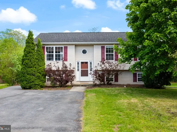 112 Arbutus Ln, Martinsburg, WV 25405