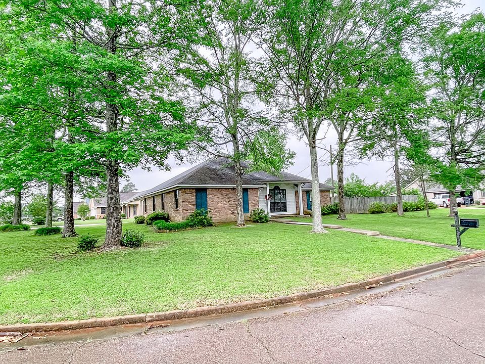 1st image of 69 Lakeover Dr E