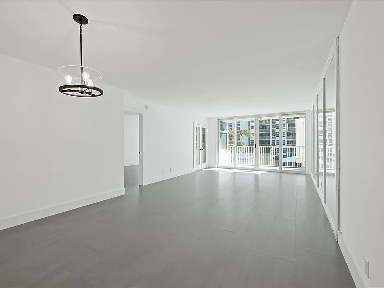 1360 S Ocean Blvd #403 — Photo 31