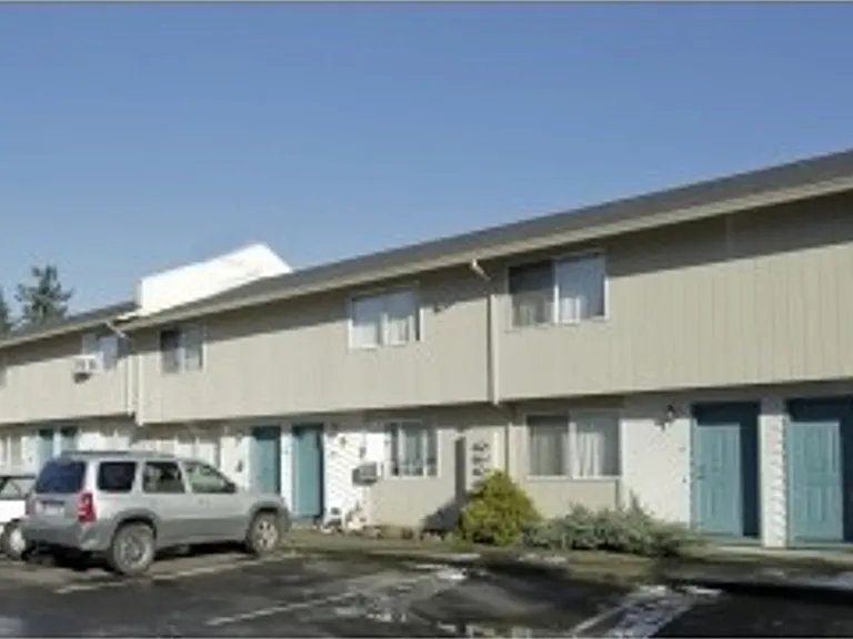 Arrowsmith Apartments — Photo 11
