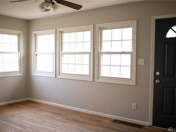 4th image of 115 Elm St