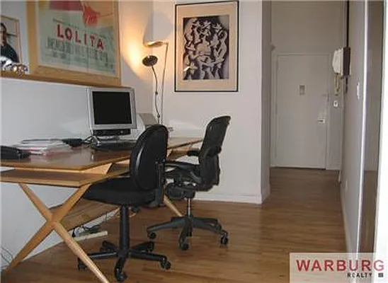 Rented by Warburg | media 9