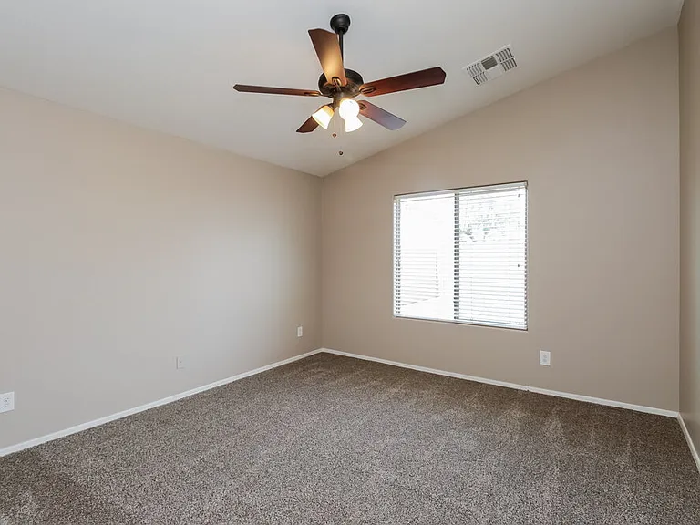 3658 E Alamo St — Photo 12