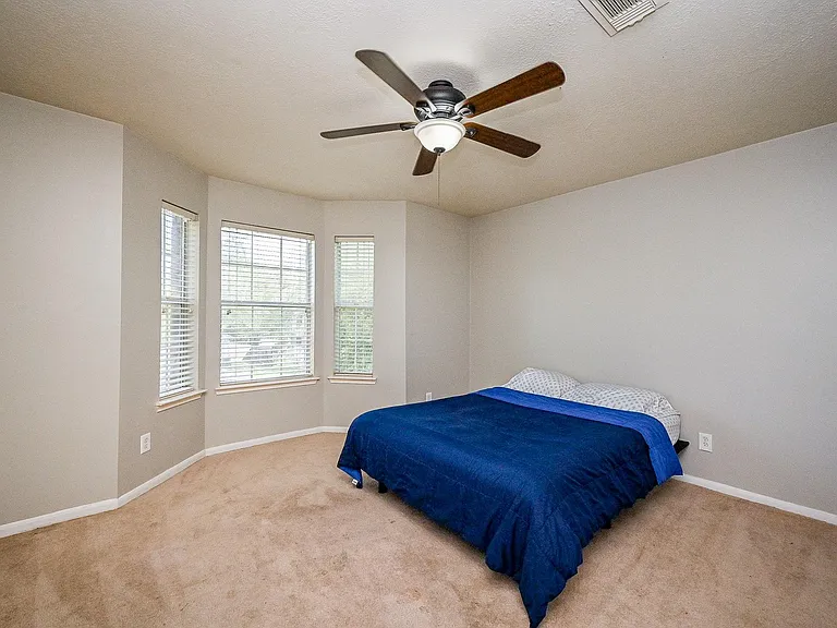 2534 Halstead Dr — Photo 23