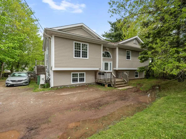 295 Queen St, Truro, NS B2N 2C2