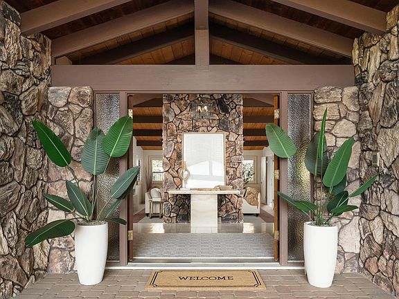 3rd image of 15943 Ranch Hollow Rd