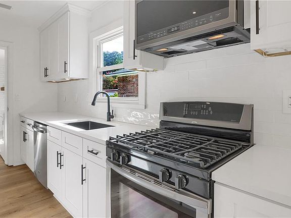 5th image of 776 Norwood Rd SE