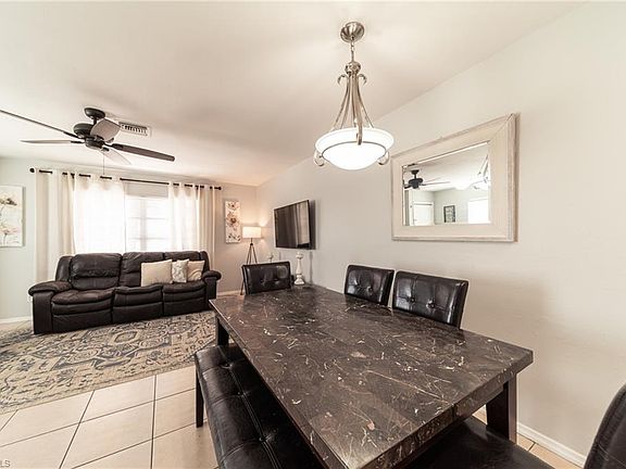 4th image of 821 NE 7th Pl