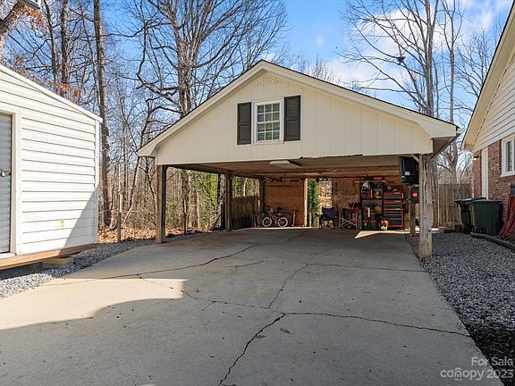 2nd image of 678 Ole Lamp Ln