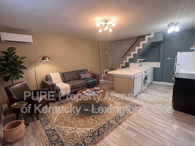 156 E 4th St — Photo 3