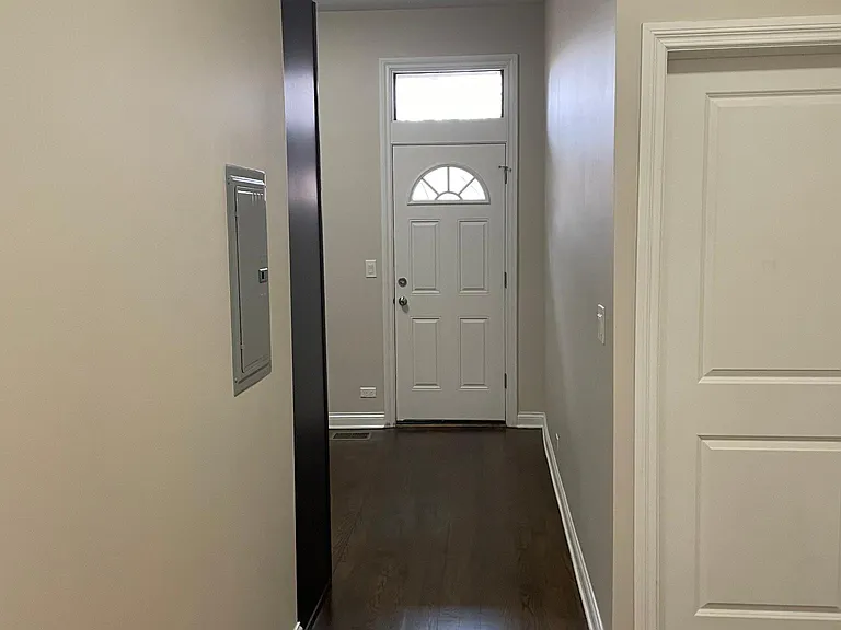 1756 W Montrose Ave #1 — Photo 29