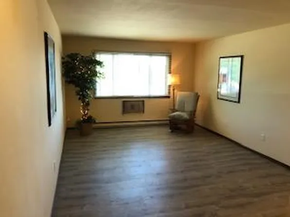 8409 W Morgan Ave #202, Milwaukee, WI 53228