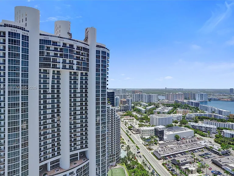 18201 Collins Ave #4705 — Photo 33