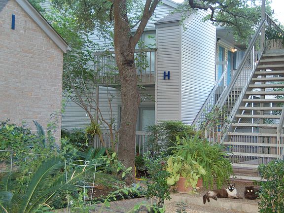 2nd image of 802 S 1st St APT 215