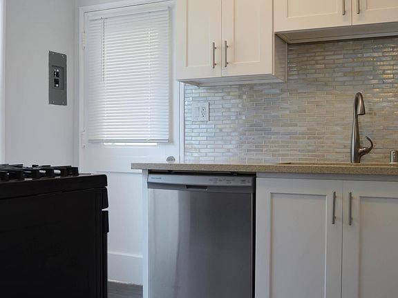 5th image of 1211 Berkeley St APT 1