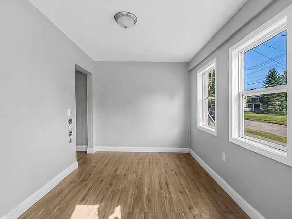 3rd image of 2 Watson Avenue