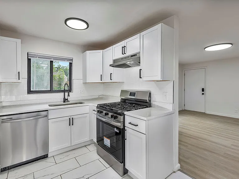 2535 Lysle Ln #2B — Photo 6