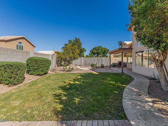 3rd image of 8438 W Paradise Drive