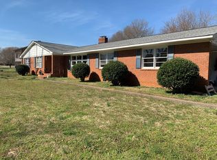 104 Greenbriar Dr, Gaffney, SC 29341