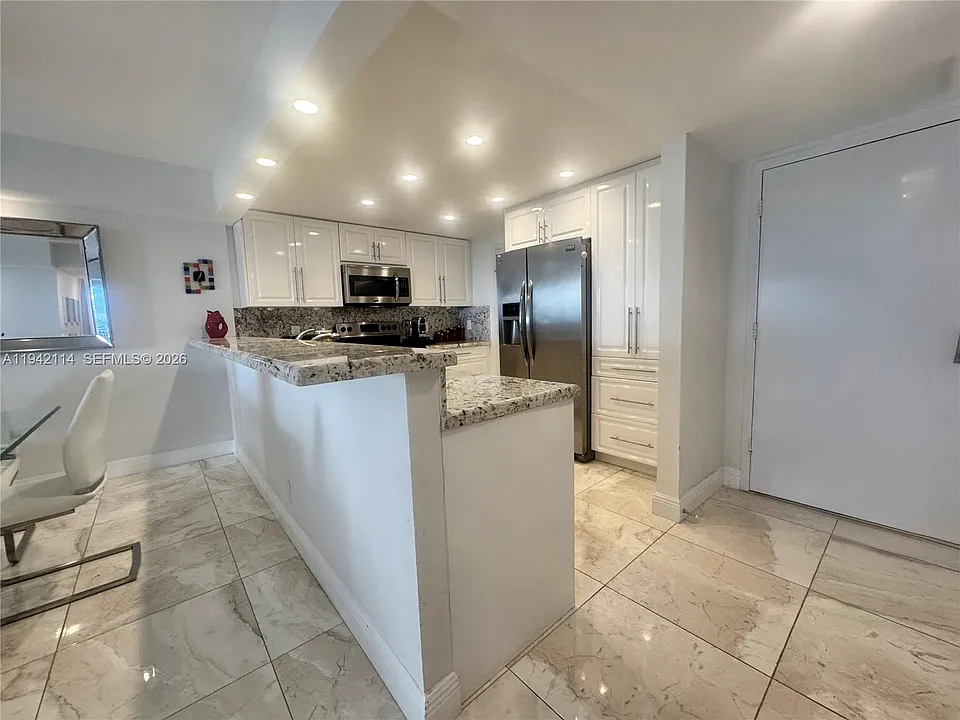 3800 S Ocean Dr #519