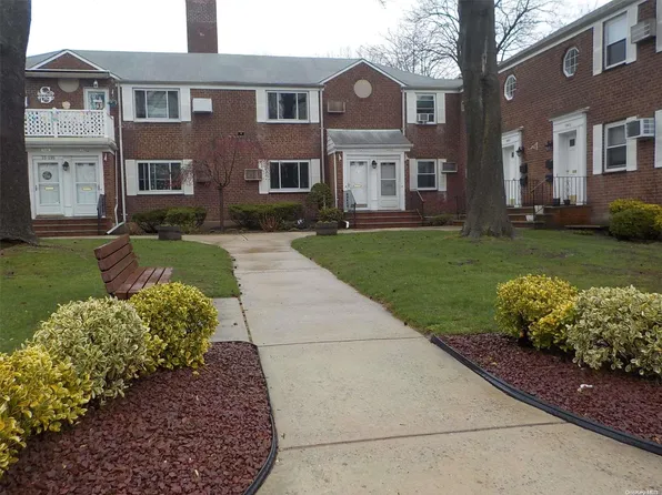73-21 263rd Street #E-2, Glen Oaks, NY 11004