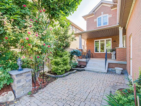 3rd image of 83 Stonebridge Blvd