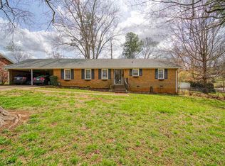 418 Wedgewood Dr, Boiling Springs, SC 29316