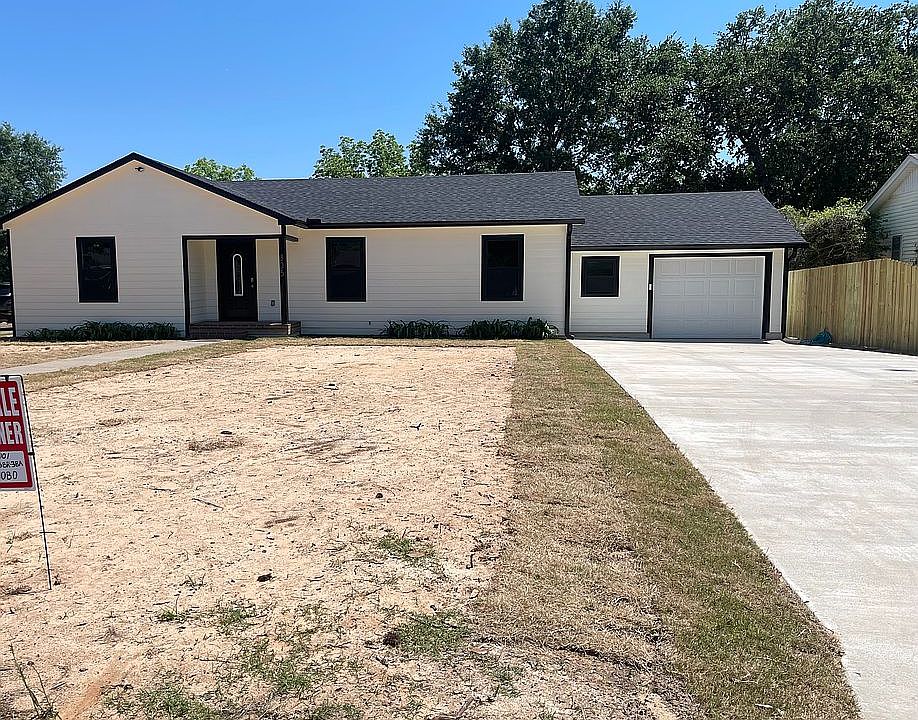 1st image of 306 McNee Dr