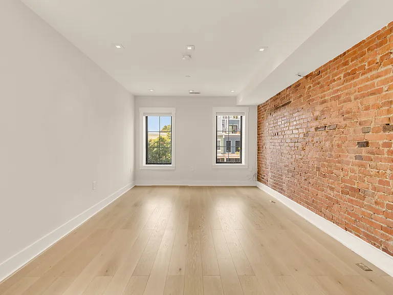 330 16th St SE #Penthouse 2 — Photo 8