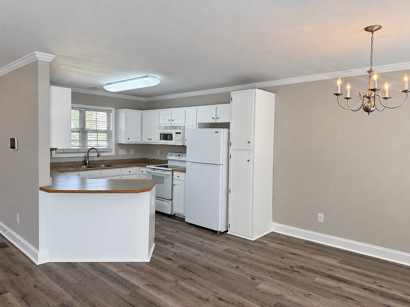 Three bedroom, 2 bath house in Graham — Photo 3