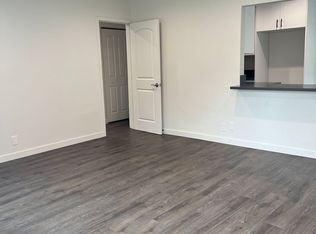 2914-2916 Gleneden St, Los Angeles, CA 90039