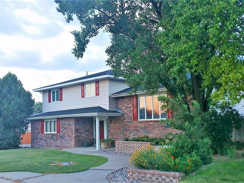 1st image of 305 W 25th St
