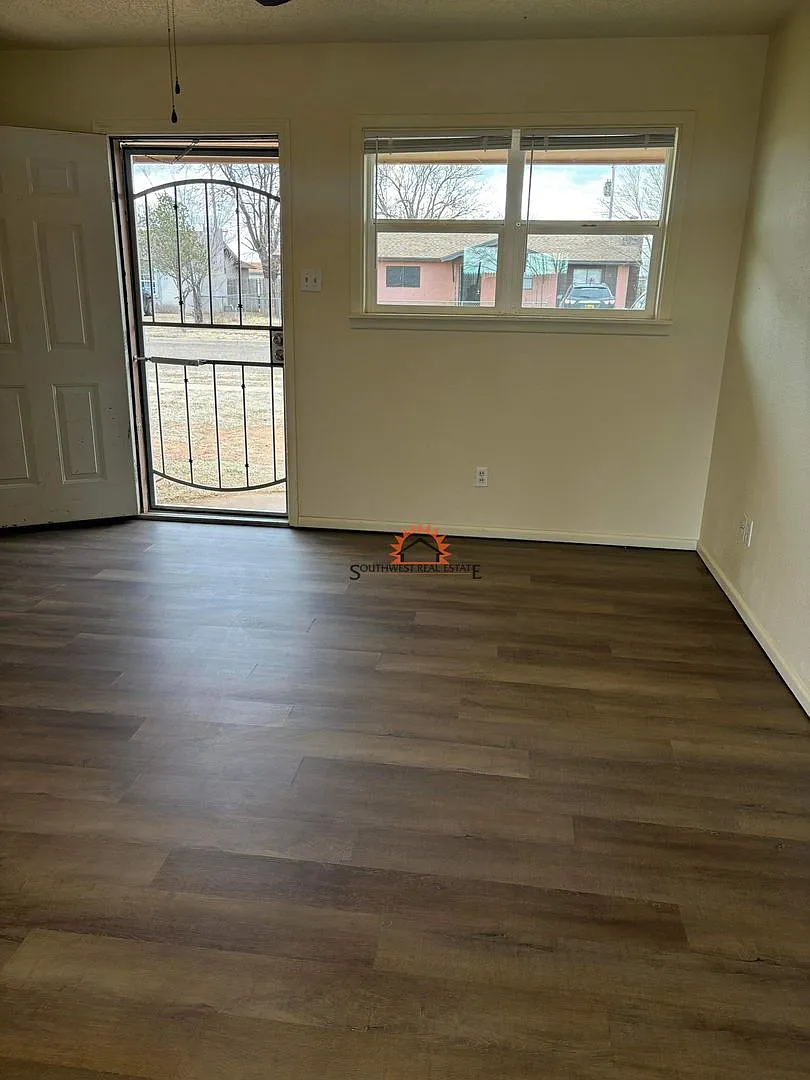 3 bedroom 1 bath 1 car garage — Photo 3