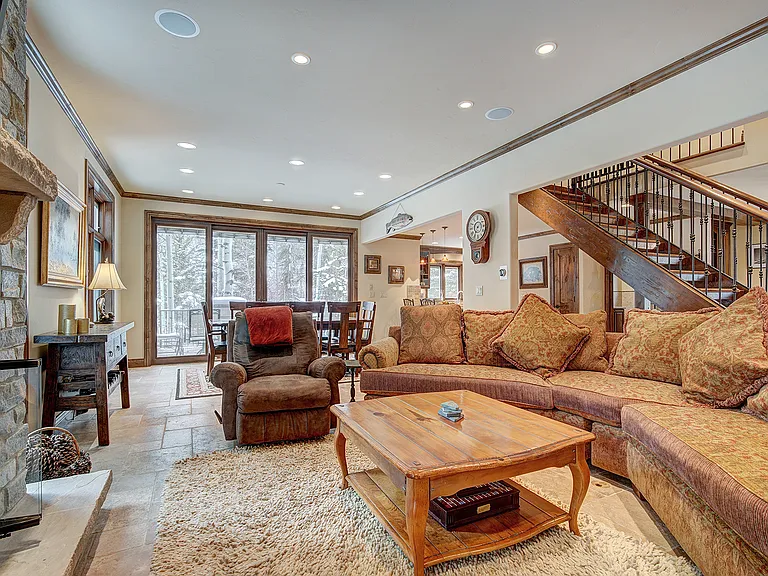 4230 Spruce Way — Photo 37