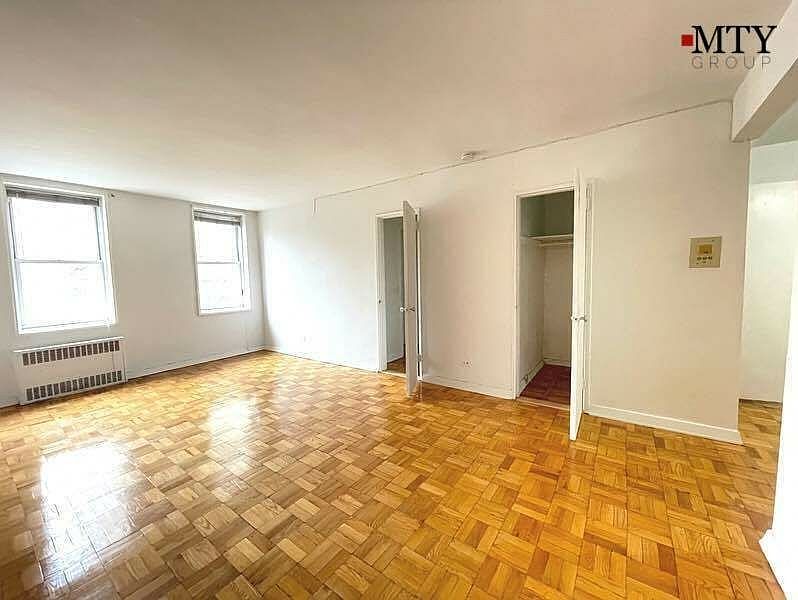1st image of 5505 Woodside Ave APT 217