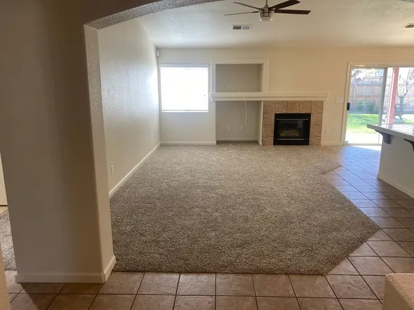 4711 W Mary Ave, Visalia, CA 93277