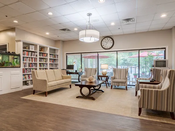 Hammond Glen Retirement Community, 335 Hammond Dr #8a8a74496, Atlanta, GA 30328