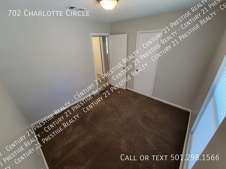 702 Charlotte Cir #702 — Photo 7
