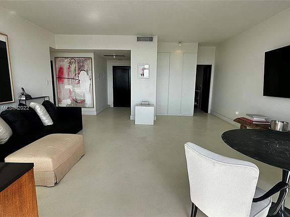 5th image of 700 Biltmore Way APT 609