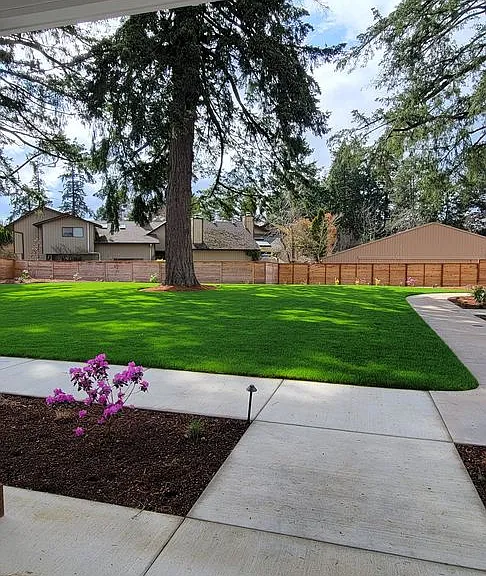 1167 NW Michelbook Ln — Photo 4