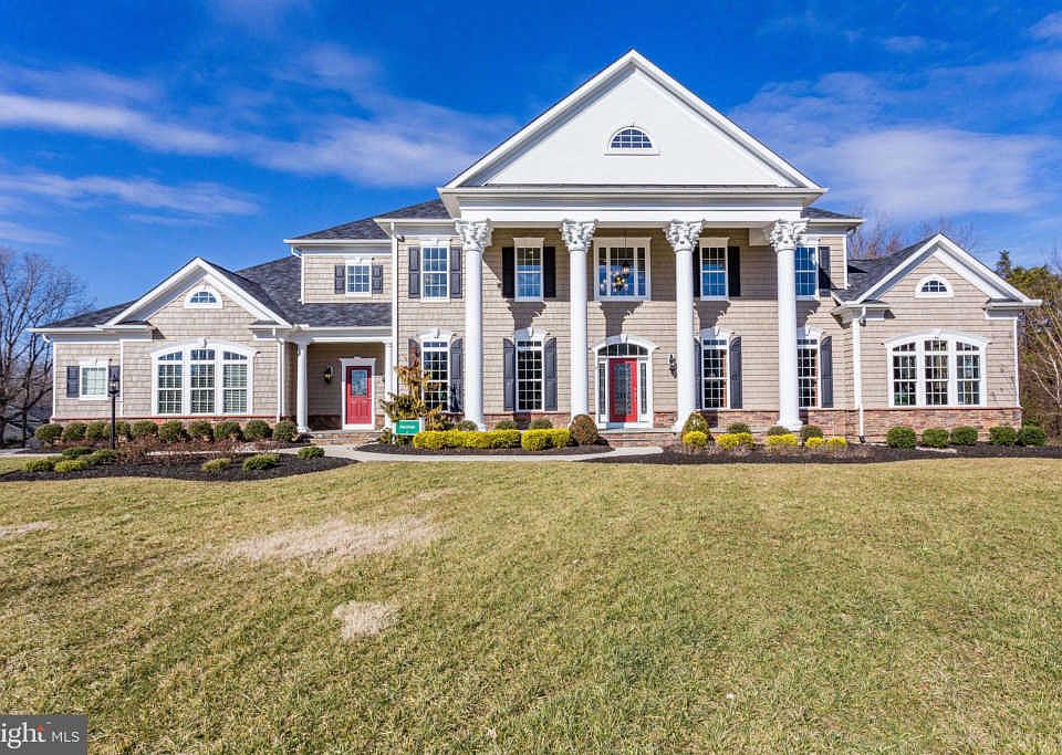 1st image of 8 Sweet William Dr