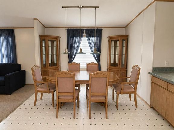 4th image of 7 Doubletree Way