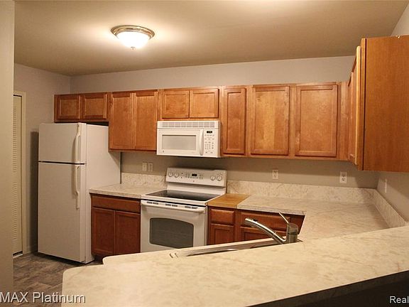 2nd image of 2092 Cloverly Ln