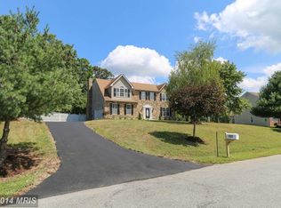 825 Monarch Ln, Huntingtown, MD 20639